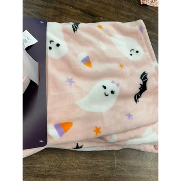 Adorable Pink Halloween Blanket Set, Heart Pillow, Bat Headband, Ghosts, Bats - Picture 4 of 6